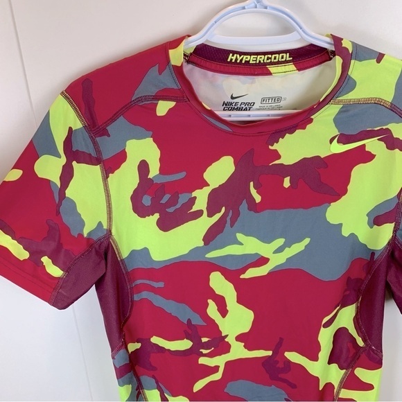 Nike Pro sz S Combat Neon Camo Fitted Hypercool Short Sleeve Men’s Tee T-Shirt - Picture 2 of 8